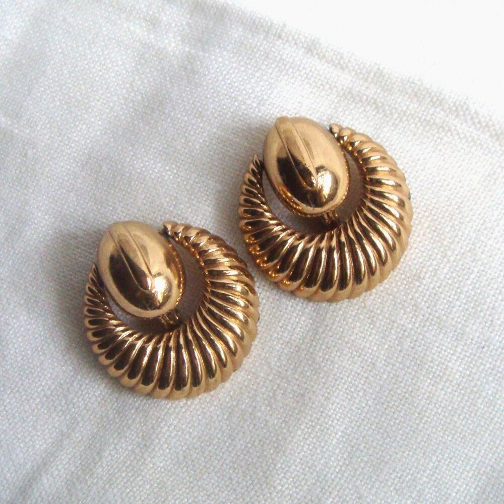 Elegant MONET Gold-tone Statement Doorknocker Clip Earrings